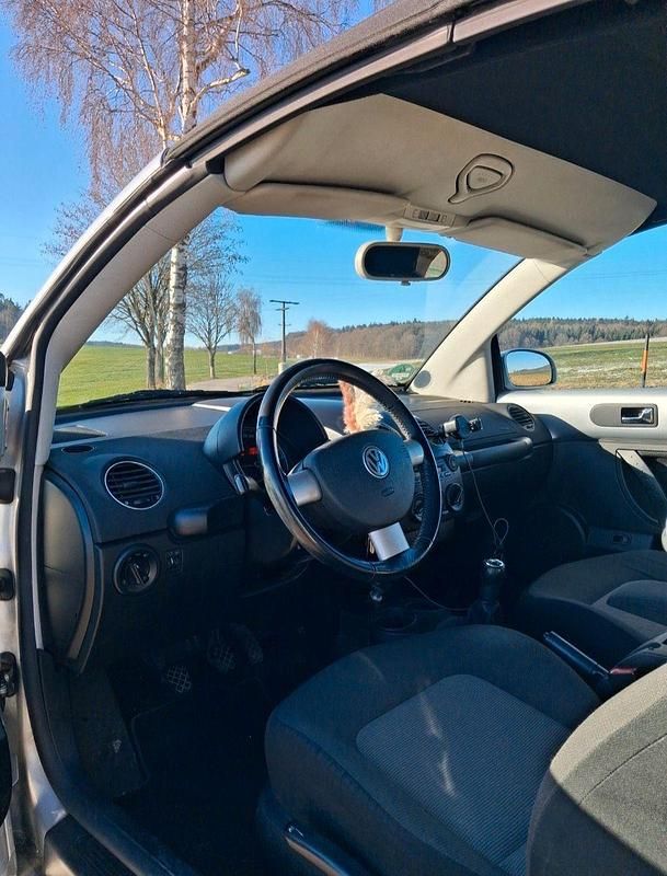 Gebraucht VW New Beetle 102 PS (75 kW) 2008 Silber Kleinwagen