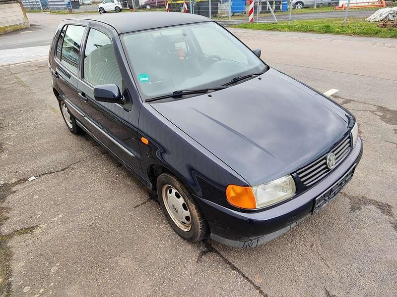 Gebraucht VW Polo 60 PS (44 kW) 1998 Blau Limousine