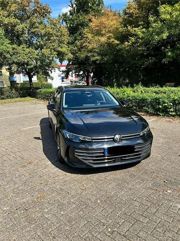 Schwarz Gebraucht 2024 VW Passat Kombi | 29.999 € (Superpreis) - Bild 1/4