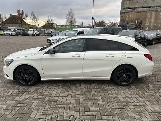 Gebraucht Mercedes CLA180 Shooting Brake 122 PS (89 kW) 2015 Weiß Kombi
