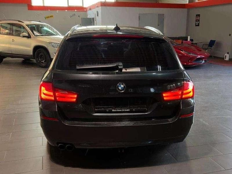 Gebraucht BMW 520 Sport Line 184 PS (135 kW) 2010 Sophistograu brillanteffekt Kombi