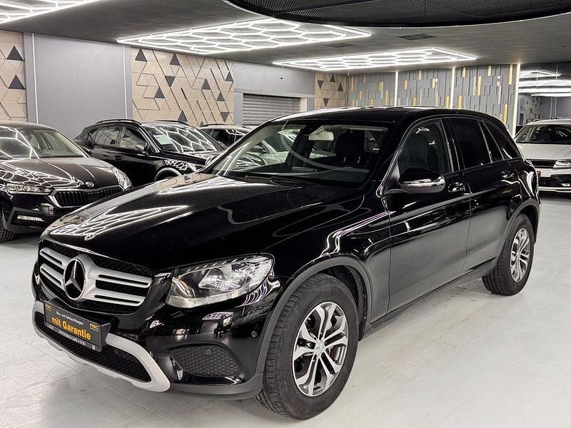 Schwarz Gebraucht 2018 Mercedes GLC220 SUV | 22.990 € (Guter Preis) - Bild 1/4