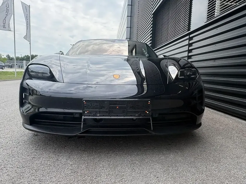 Gebraucht Porsche Taycan Chrono 439 kW (598 PS) 2023 Schwarz Limousine