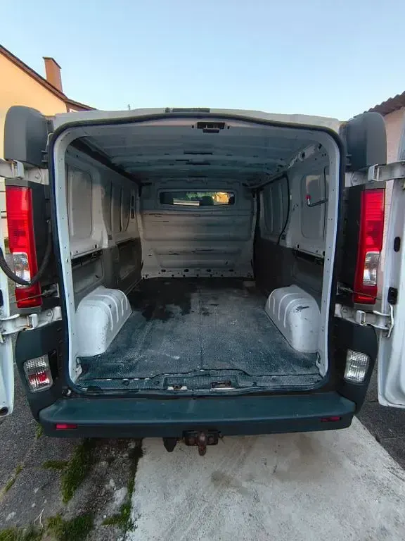 Gebraucht Opel Vivaro 90 PS (66 kW) 2011 Weiß Van / Kleinbus