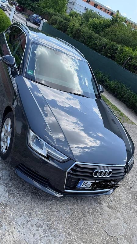 Grau Gebraucht 2017 Audi A4 Kombi | 13.100 € (Fairer Preis) - Bild 1/4