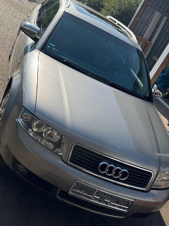 Silber Gebraucht 2001 Audi A4 Sport Kombi | 2.900 € (Fairer Preis) - Bild 1/4