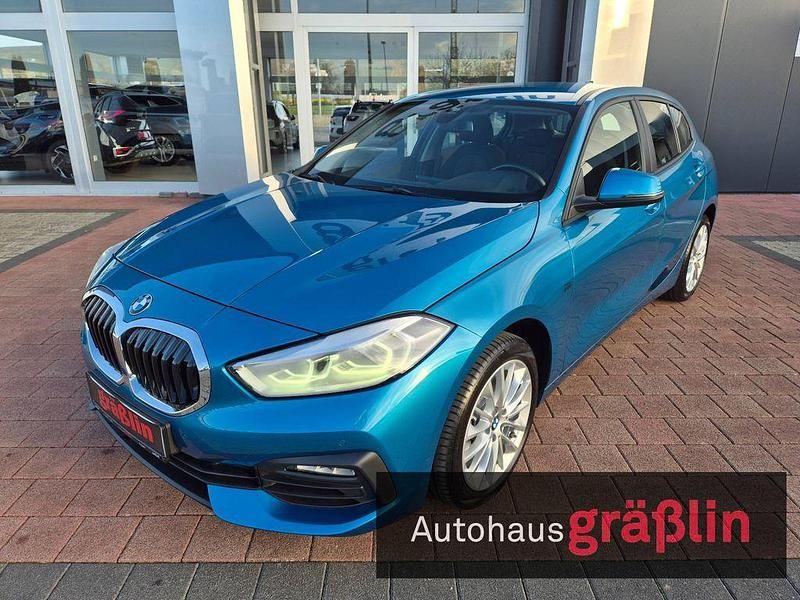 Blau Gebraucht 2022 BMW 118 Advantage Kleinwagen | 21.500 € (Fairer Preis) - Bild 1/3