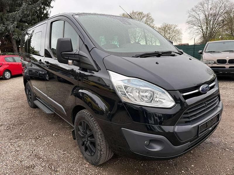 Gebraucht Ford Tourneo Titanium 125 PS (91 kW) 2015 Schwarz Van / Kleinbus