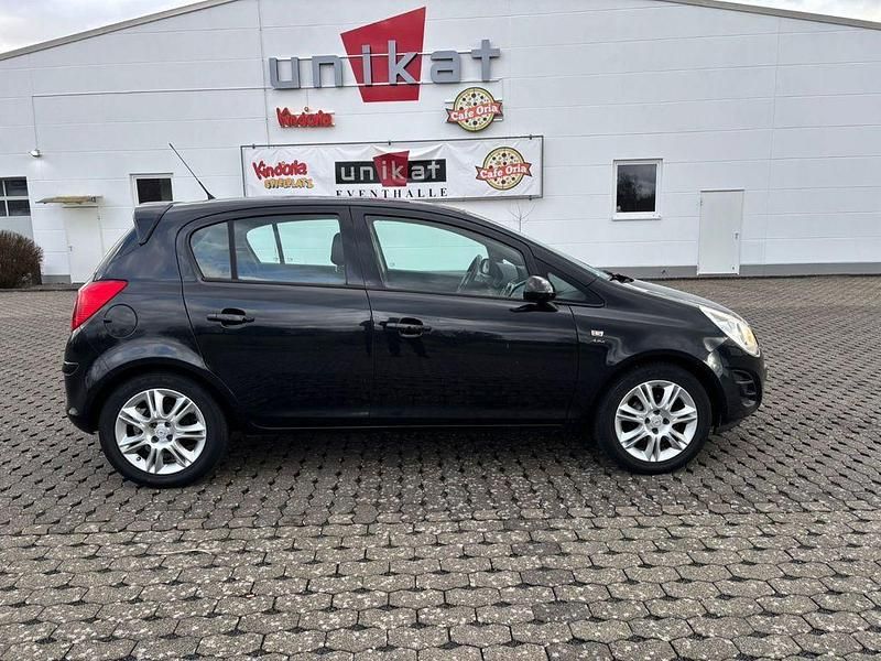 Gebraucht Opel Corsa Active 69 PS (50 kW) 2013 Schwarz Kleinwagen
