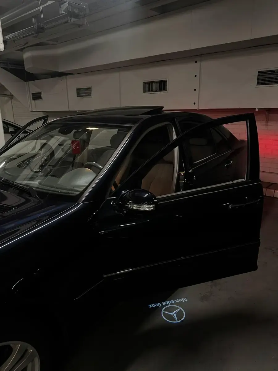 Gebraucht Mercedes C220 150 PS (110 kW) 2006 Blau Limousine