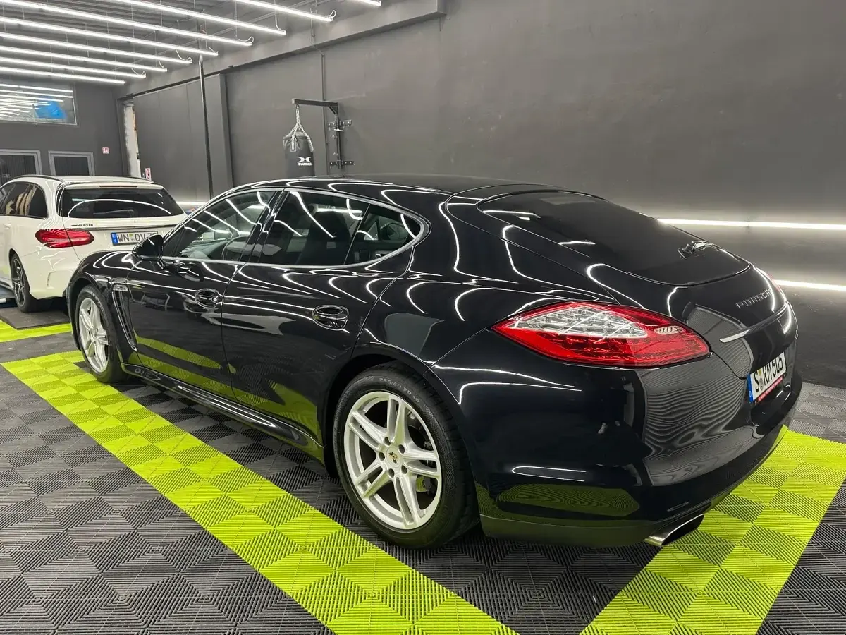 Gebraucht Porsche Panamera 300 PS (220 kW) 2011 Schwarz Kleinwagen