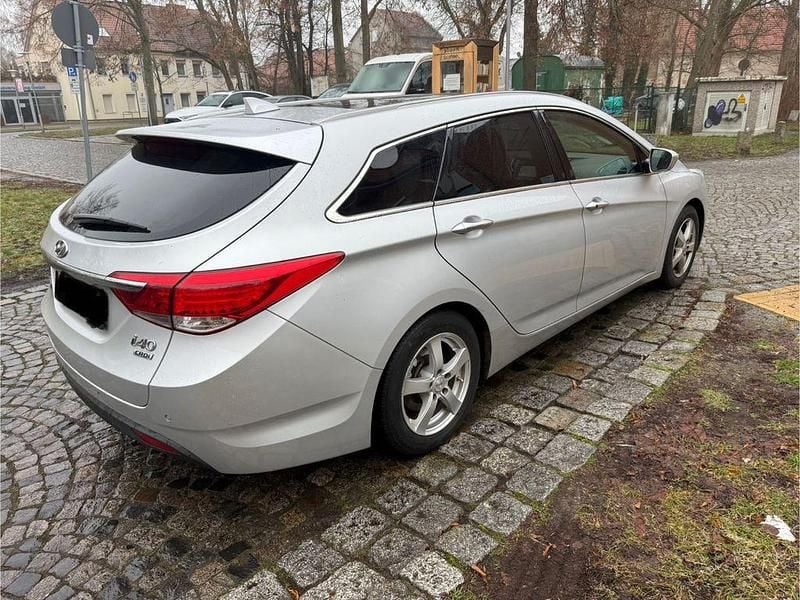 Gebraucht Hyundai i40 136 PS (100 kW) 2014 Silber Kombi