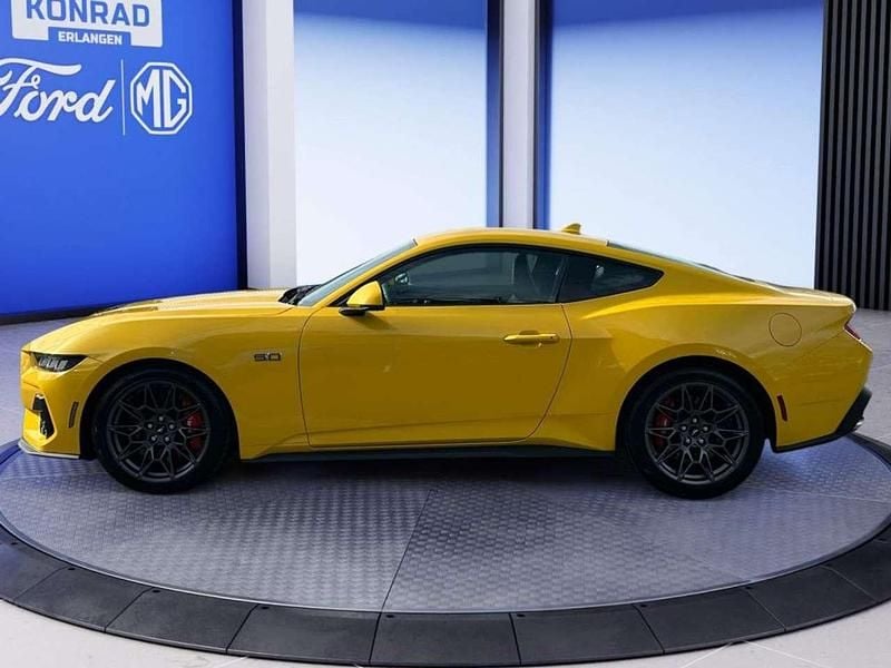 Neu Ford Mustang GT Fastback 446 PS (328 kW) 2026 Gelb Coupé