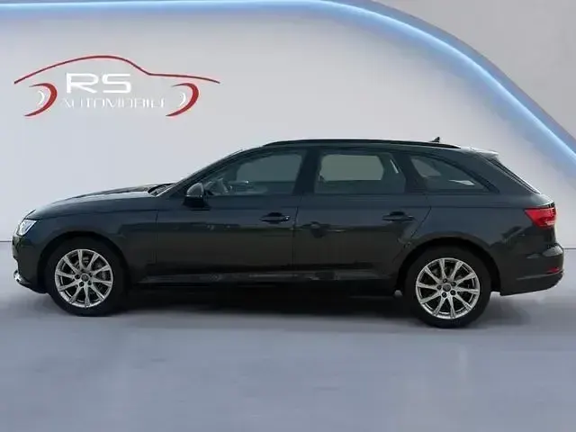 Usata Audi A4 Basis 190 CV (139 kW) 2019 Grigio Station wagon