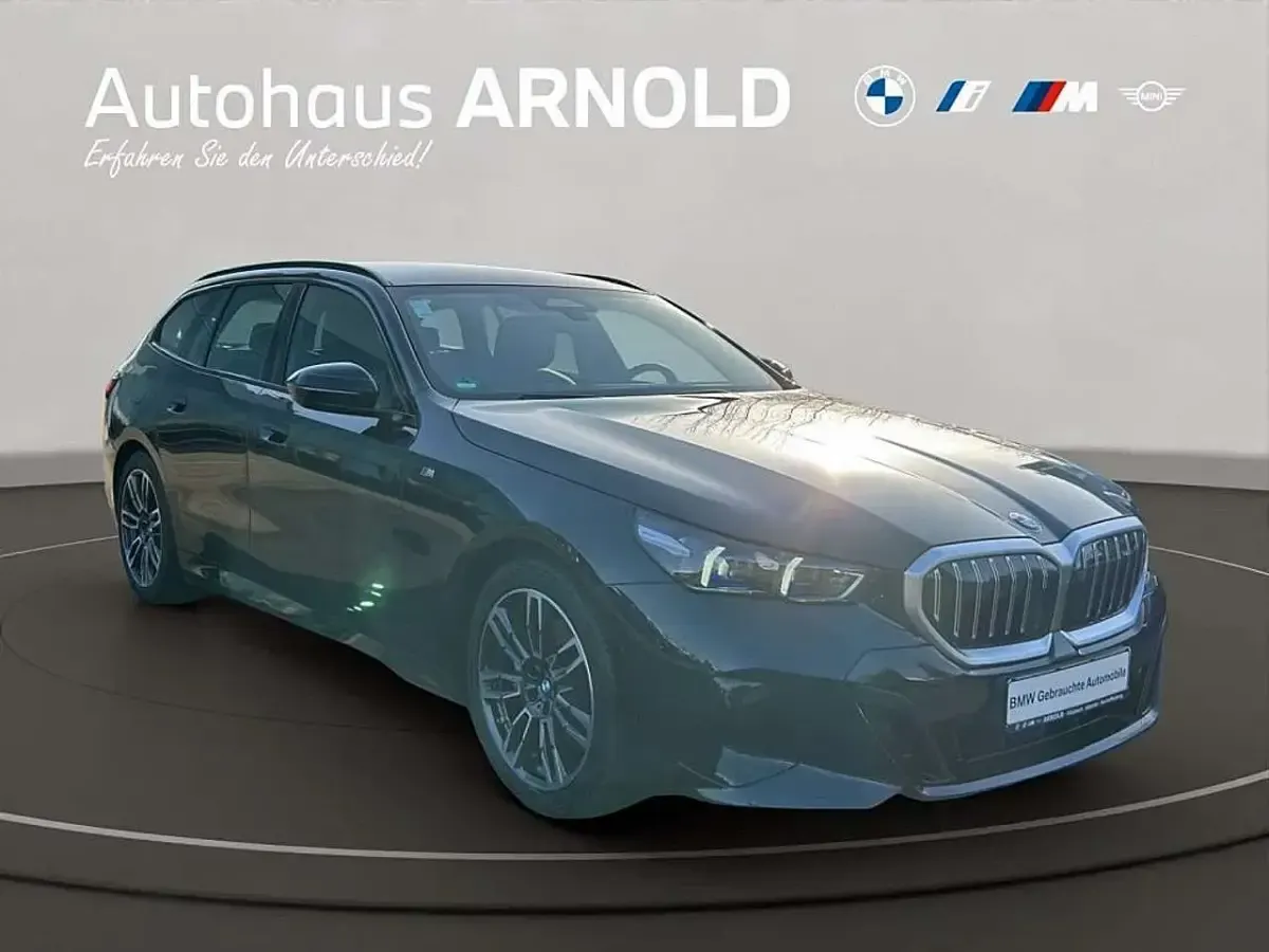 Gebraucht BMW 540 M Sport 286 PS (210 kW) 2025 M carbonschwarz Kombi