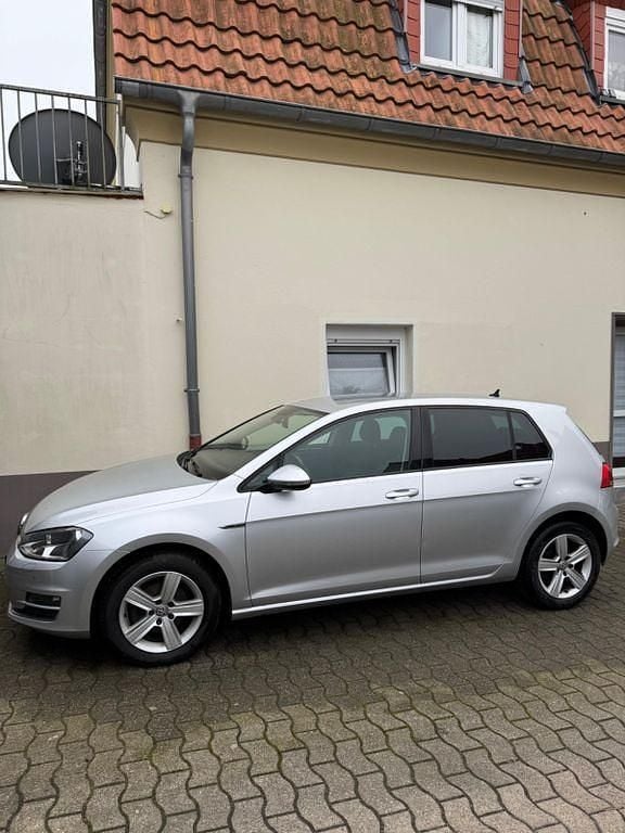 Gebraucht VW Golf VII LOUNGE 86 PS (63 kW) 2015 Silber Limousine