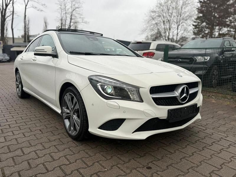 Gebraucht Mercedes CLA200 136 PS (100 kW) 2015 Weiß Limousine
