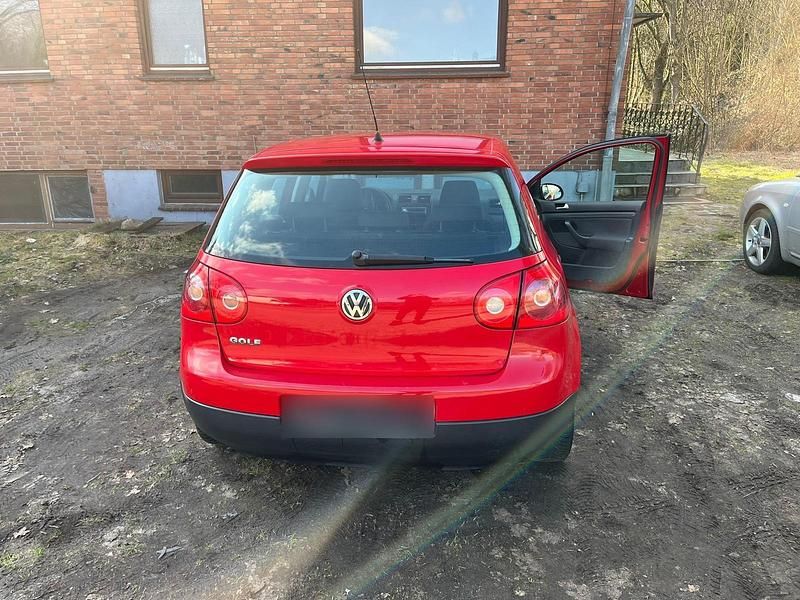 Gebraucht VW Golf VI 102 PS (75 kW) 2008 Rot Kleinwagen