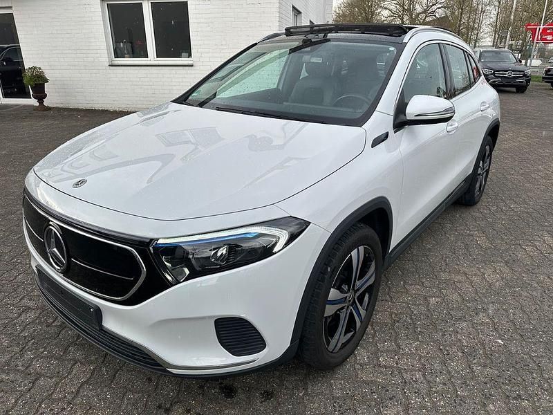 Gebraucht Mercedes EQA250 Progressive 139 kW (190 PS) 2021 Weiß SUV