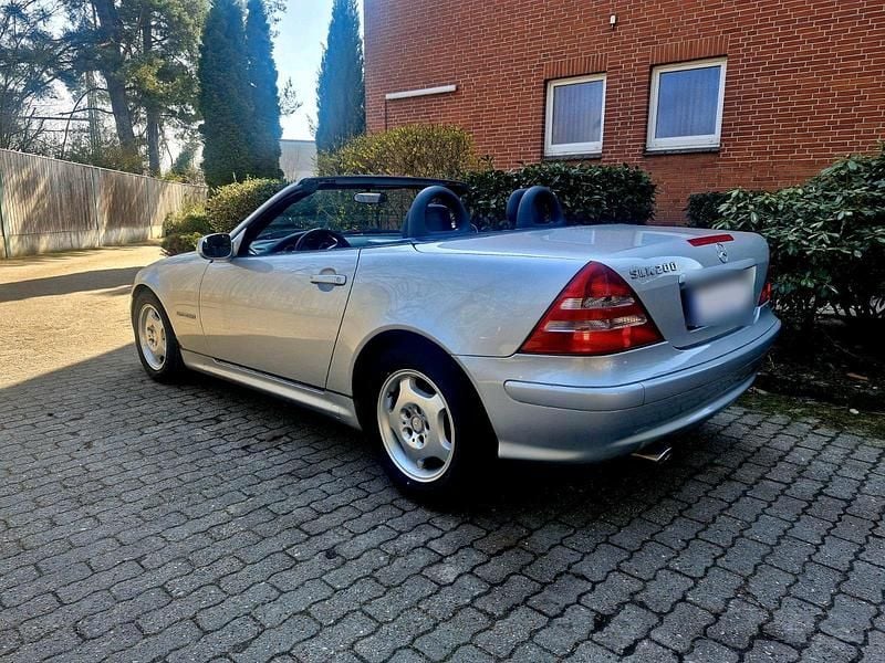 Gebraucht Mercedes SLK200 163 PS (119 kW) 2003 Silber Cabrio