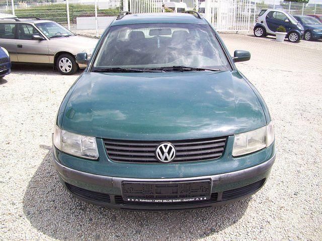 Gebraucht VW Passat Basis 101 PS (74 kW) 1997 Grün metallic Kombi