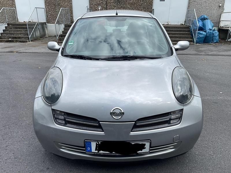 Silber Gebraucht 2004 Nissan Micra Kleinwagen | 3.200 € (Fairer Preis) - Bild 1/4