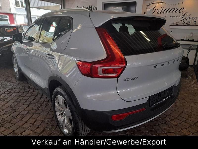 Second-hand Volvo XC40 Momentum 163 CP (119 kW) 2019 Argintiu SUV