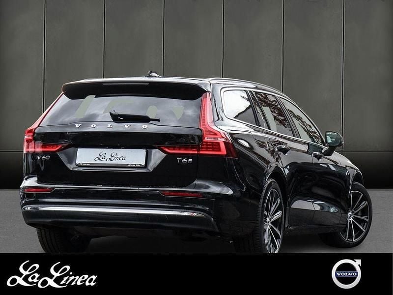 Gebraucht Volvo V60 Core 349 PS (256 kW) 2025 Schwarz Kombi