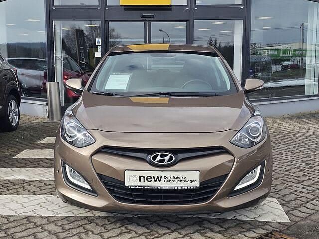 Gebraucht Hyundai i30 Style 135 PS (99 kW) 2013 Braun (braun) Limousine
