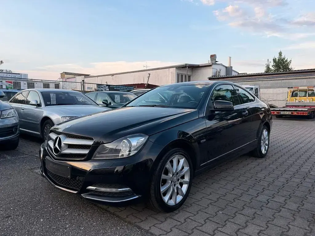 Gebraucht Mercedes C250 204 PS (150 kW) 2012 Schwarz Coupé