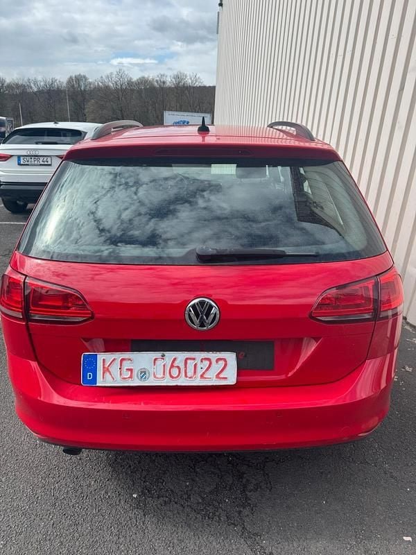 Gebraucht VW Golf VII 110 PS (80 kW) 2015 Rot Kombi