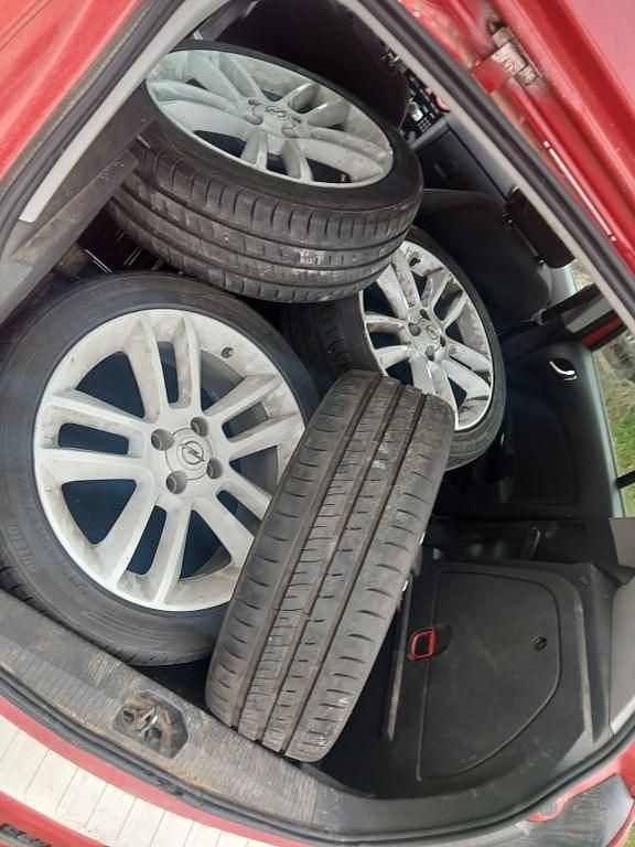 Second-hand Opel Corsa 87 CP (63 kW) 2011 Roșu Hatchback