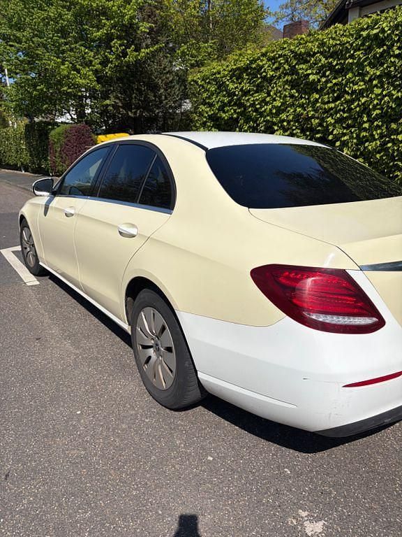 Second-hand Mercedes E200 160 CP (117 kW) 2020 Alb Berlinǎ