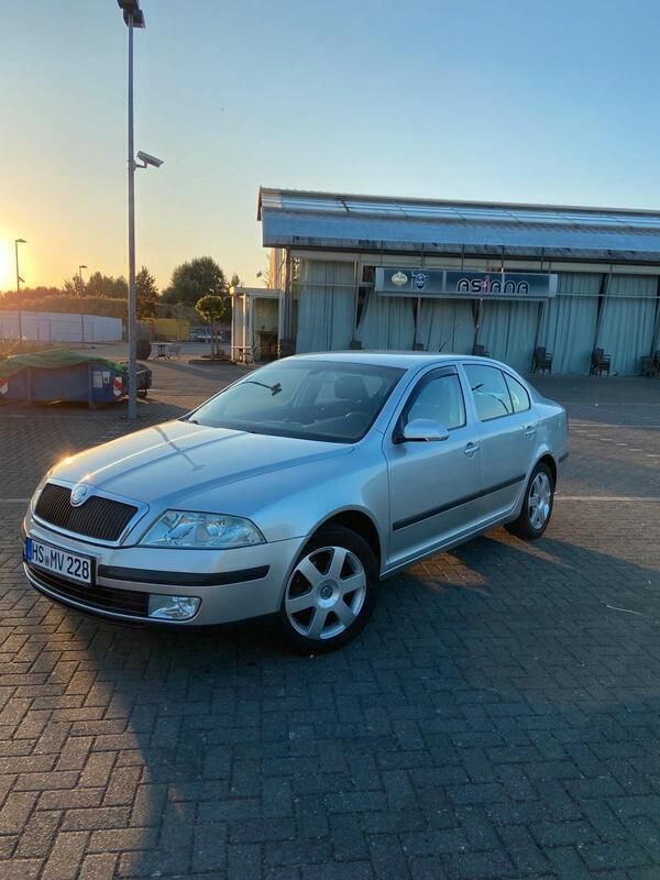 Silber Gebraucht 2007 Skoda Octavia Limousine | 3.900 € (Fairer Preis) - Bild 1/4