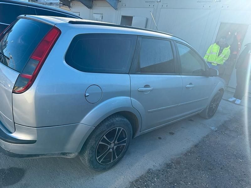 Usata Ford Focus 100 CV (73 kW) 2008 Argento Station wagon