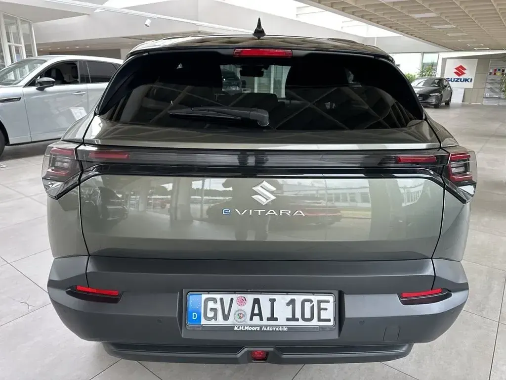 Neu Suzuki e-Vitara Comfort+ 127 kW (174 PS) 2026 Grün SUV