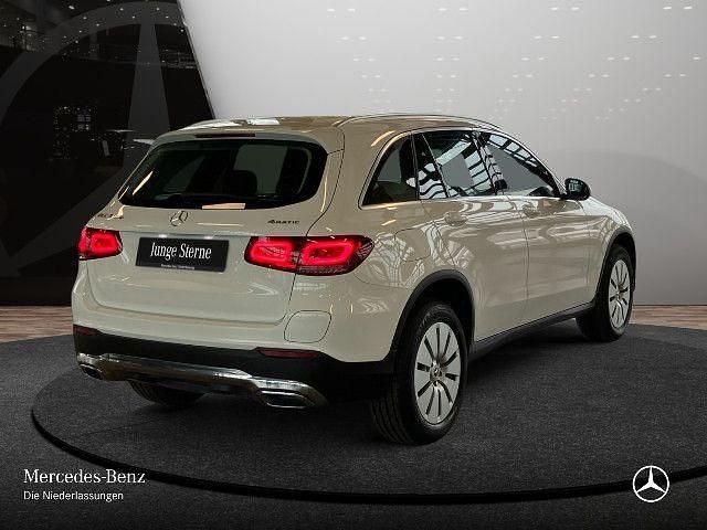 Gebraucht Mercedes GLC300e 320 PS (235 kW) 2021