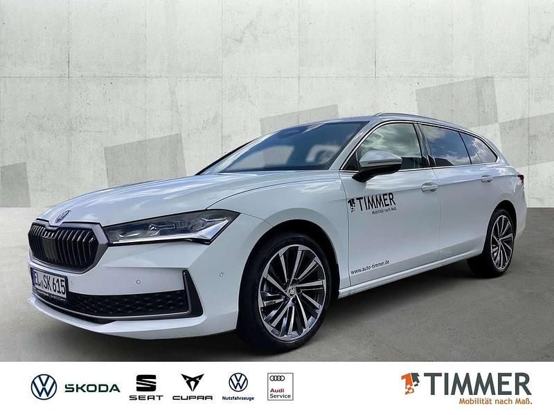 Weiß Gebraucht 2024 Skoda Superb LAURIN & KLEMENT Kombi | 46.390 € - Bild 1/4