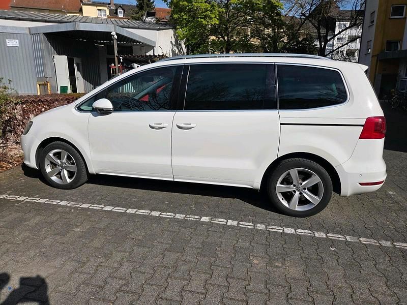 Gebraucht VW Sharan 177 PS (130 kW) 2011 Weiß Van / Kleinbus