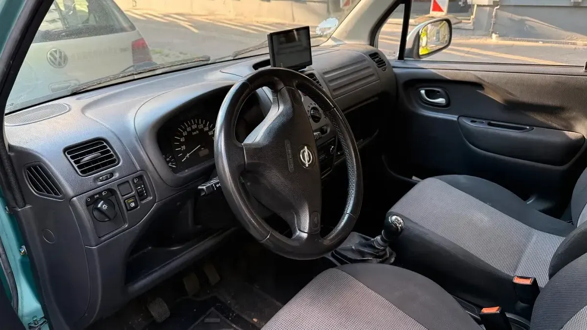 Gebraucht Opel Agila 80 PS (58 kW) 2004 Blau Van / Kleinbus