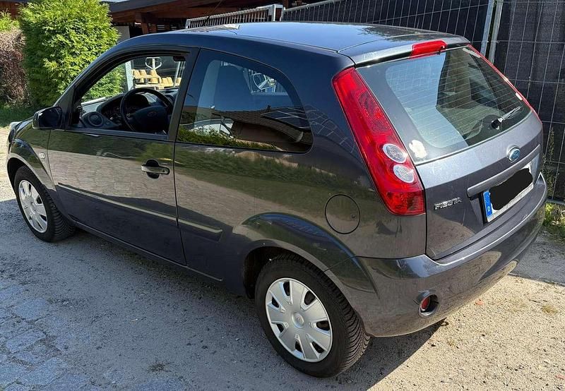 Gebraucht Ford Fiesta Style 60 PS (44 kW) 2008 Grau Limousine