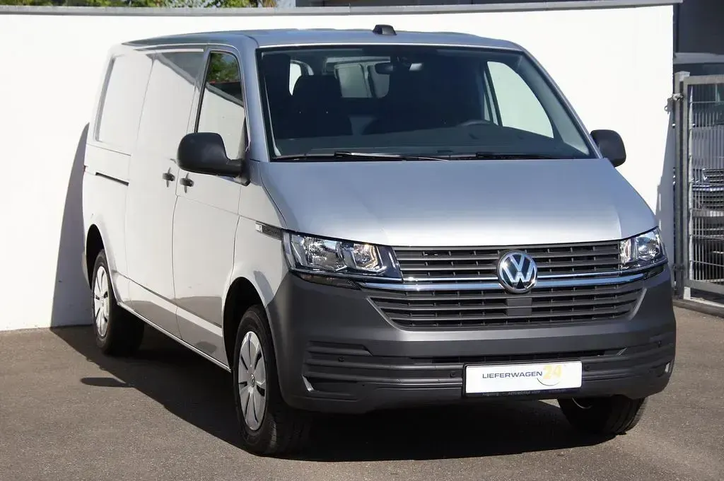 Second-hand VW Transporter 150 CP (110 kW) 2024 Argintiu Van