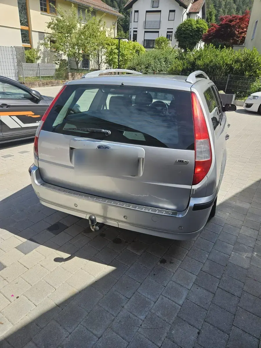 Gebraucht Ford Mondeo Ghia 140 PS (102 kW) 2006 Silber Kombi