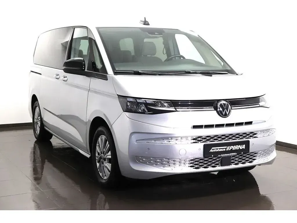 Używany VW Multivan Life 150 KM (110 kW) 2023 Srebrny Minivan