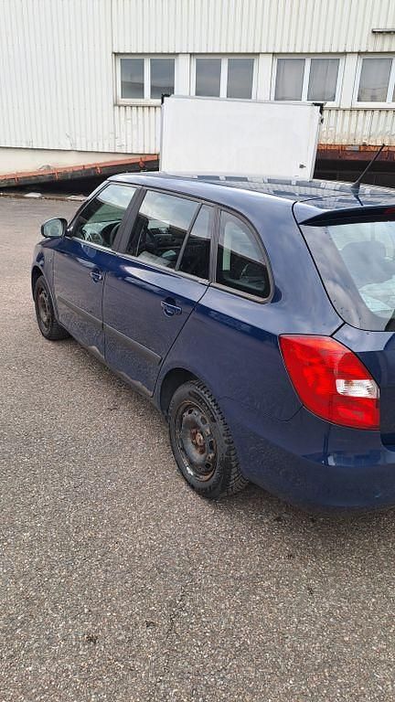 Gebraucht Skoda Fabia 75 PS (55 kW) 2011 Blau Kombi