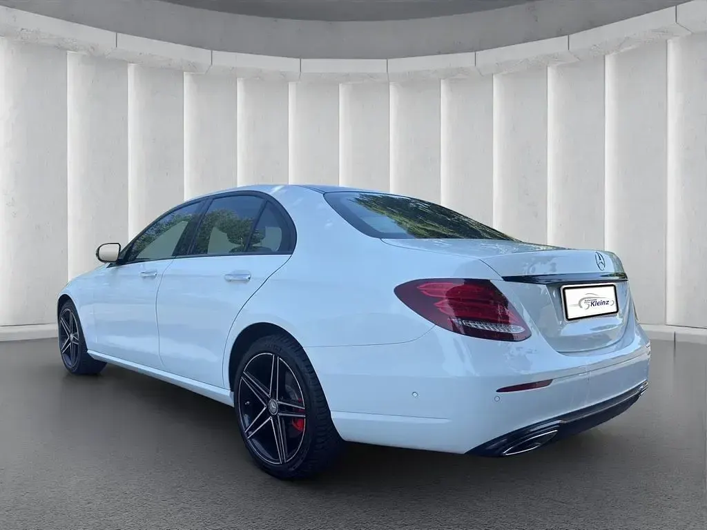 Gebraucht Mercedes E350 Night 211 PS (155 kW) 2017 Weiß Limousine
