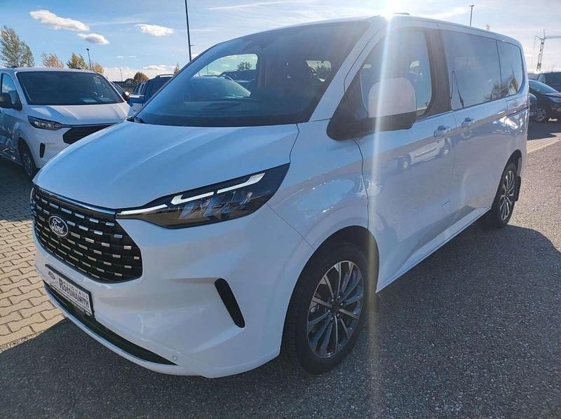 Frozen white Neu 2025 Ford Tourneo Titanium X Van / Kleinbus | 56.290 € (Superpreis) - Bild 1/4