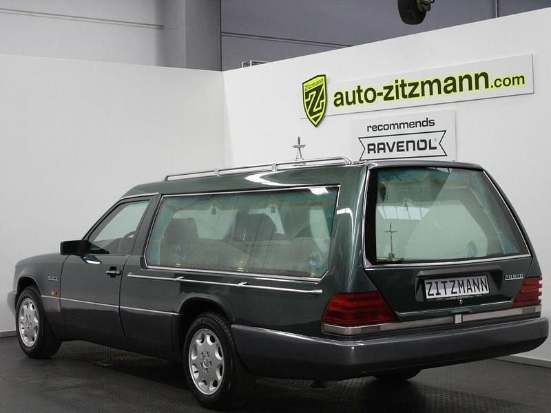 Gebraucht Mercedes E250 90 PS (66 kW) 1999 Grün Kombi