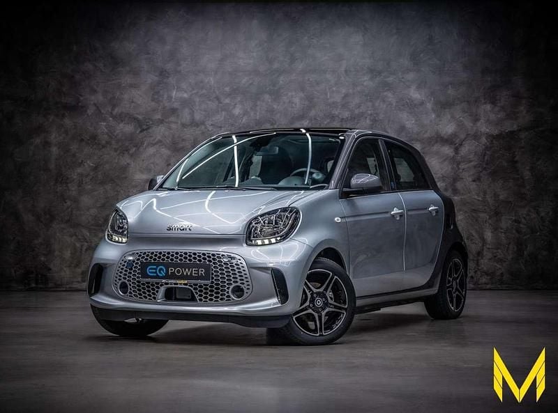 Silber (cool silver (metallic)) Gebraucht 2021 Smart ForFour Electric Drive Pulse Limousine | 14.999 € (Teuer) - Bild 1/4