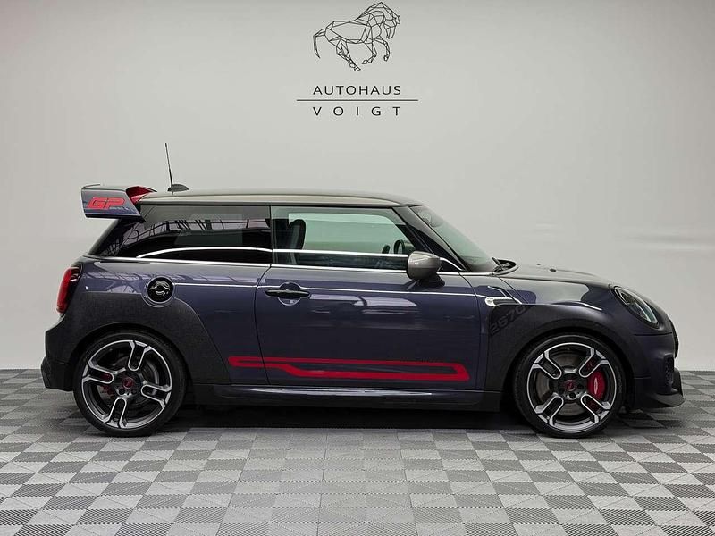 Gebraucht Mini John Cooper Works 306 PS (225 kW) 2020 Racing grey metallic metallic Kleinwagen